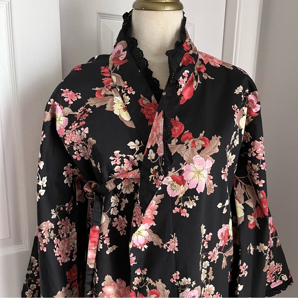 BODY LINE SHORT FLORAL KIMONO JACKET - Picture 4 of 16
